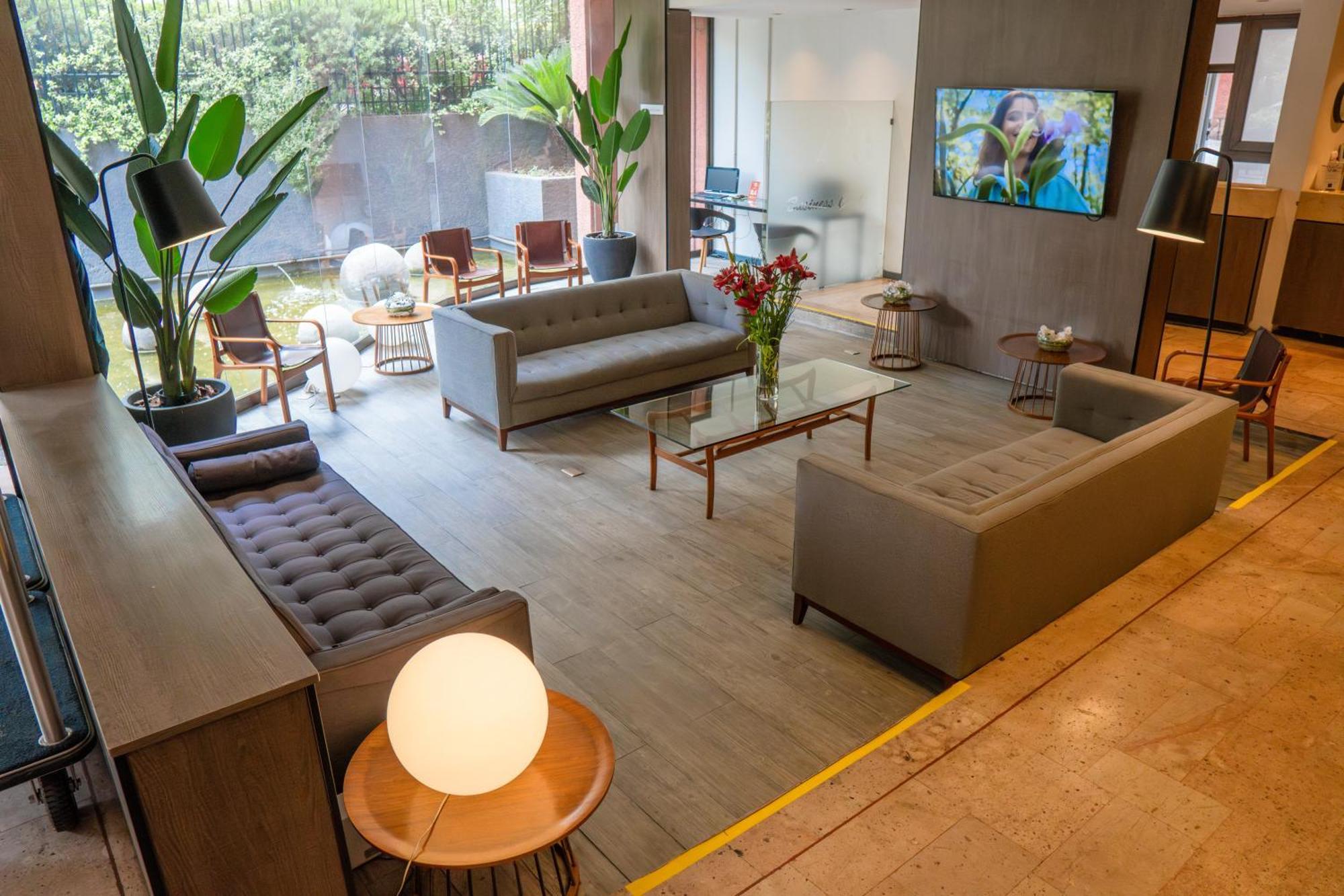 Panamericana Hotel Providencia Сантяго Екстериор снимка