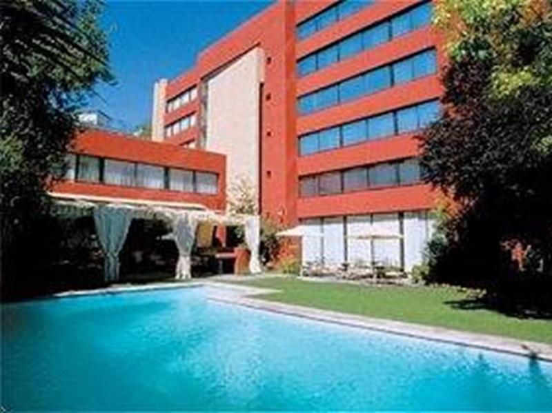 Panamericana Hotel Providencia Сантяго Екстериор снимка