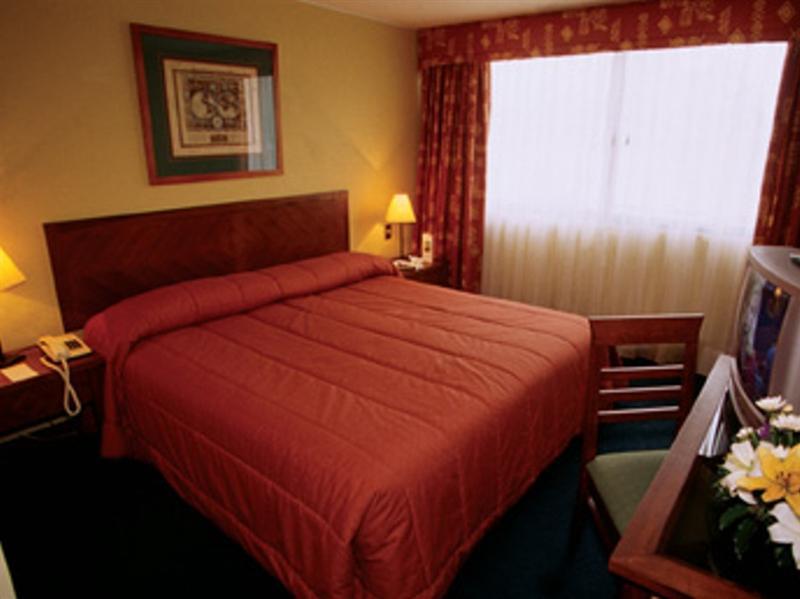 Panamericana Hotel Providencia Сантяго Екстериор снимка